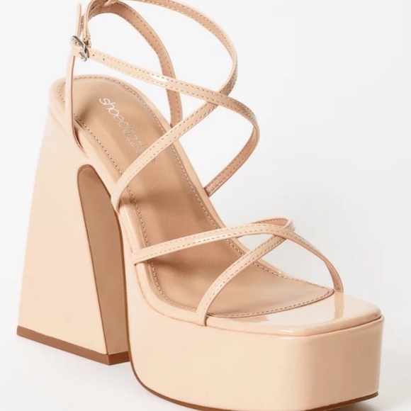 Haisley Platform Heeled Sandal - Picture 2 of 9